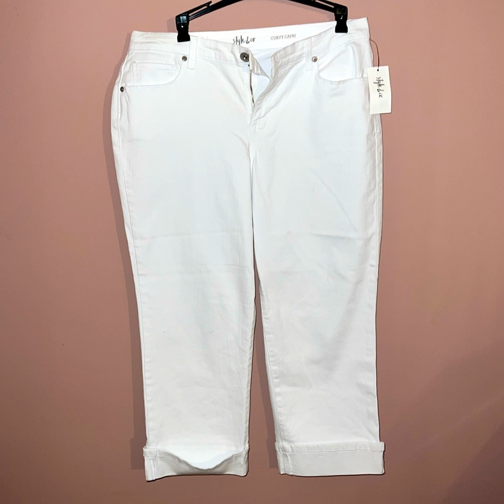 Brand New White Curvy Fit Capri